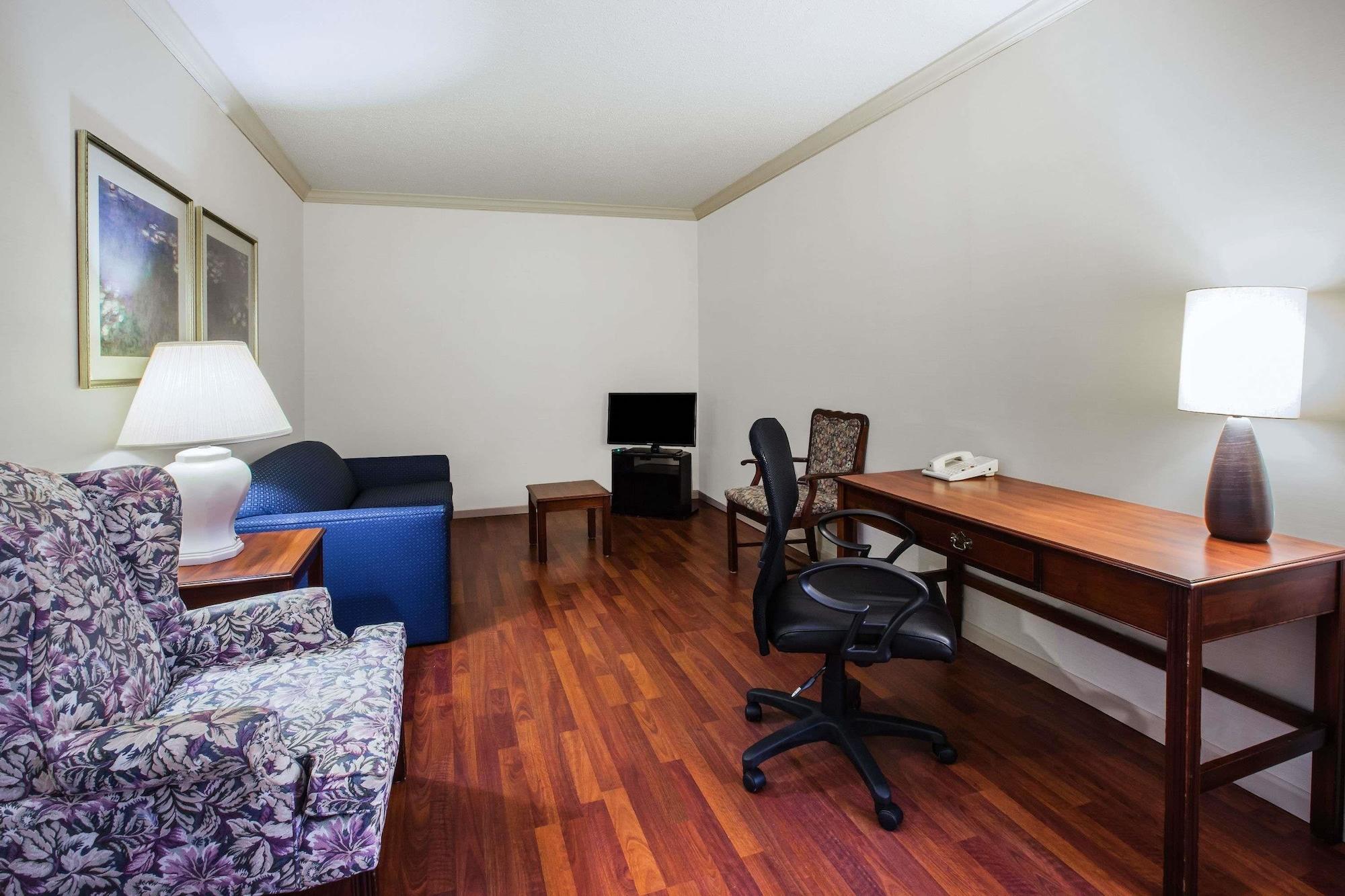 Days Inn By Wyndham Midland Luaran gambar