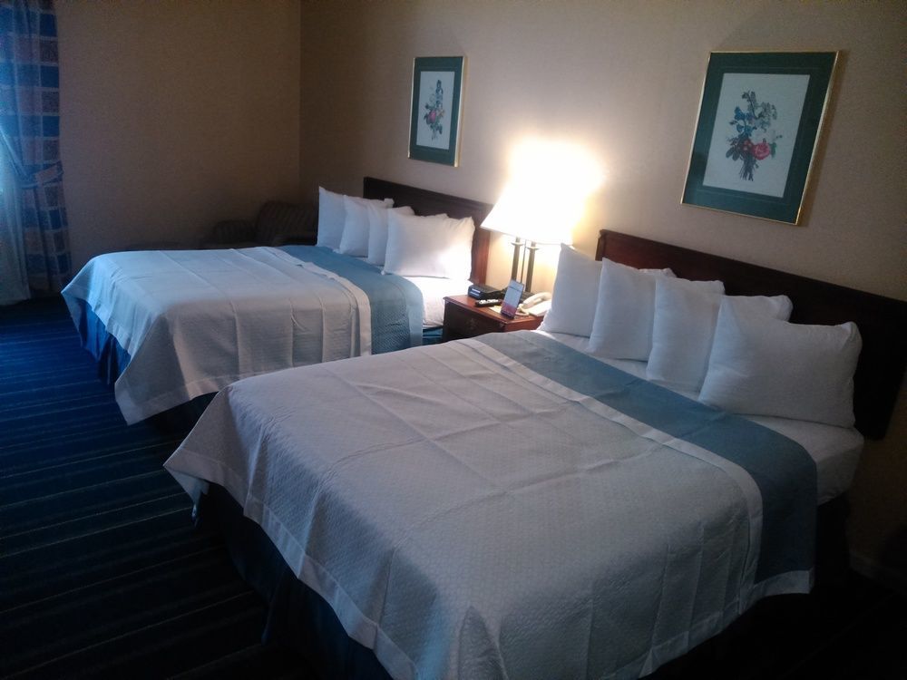 Days Inn By Wyndham Midland Luaran gambar